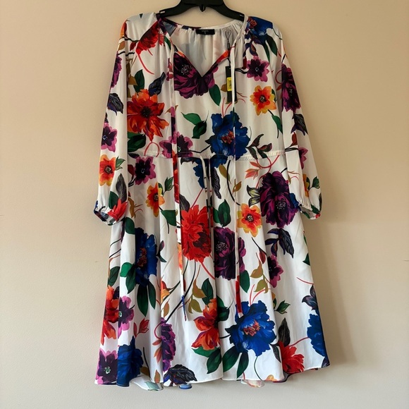 Tahari Dresses & Skirts - Tahari Floral Midi Dress Women’s Size 10 NWT White Multicolor Long Sleeve